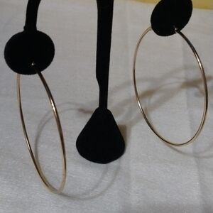 Gold tone hoop earrings pierced NWT 7cm (sku 181)